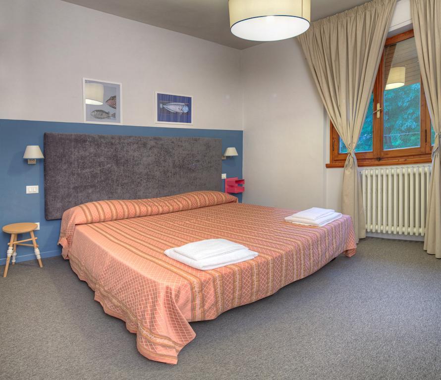 Albergo Bargino Сан-Кашіано-ін-Валь-ді-Пеза Номер фото